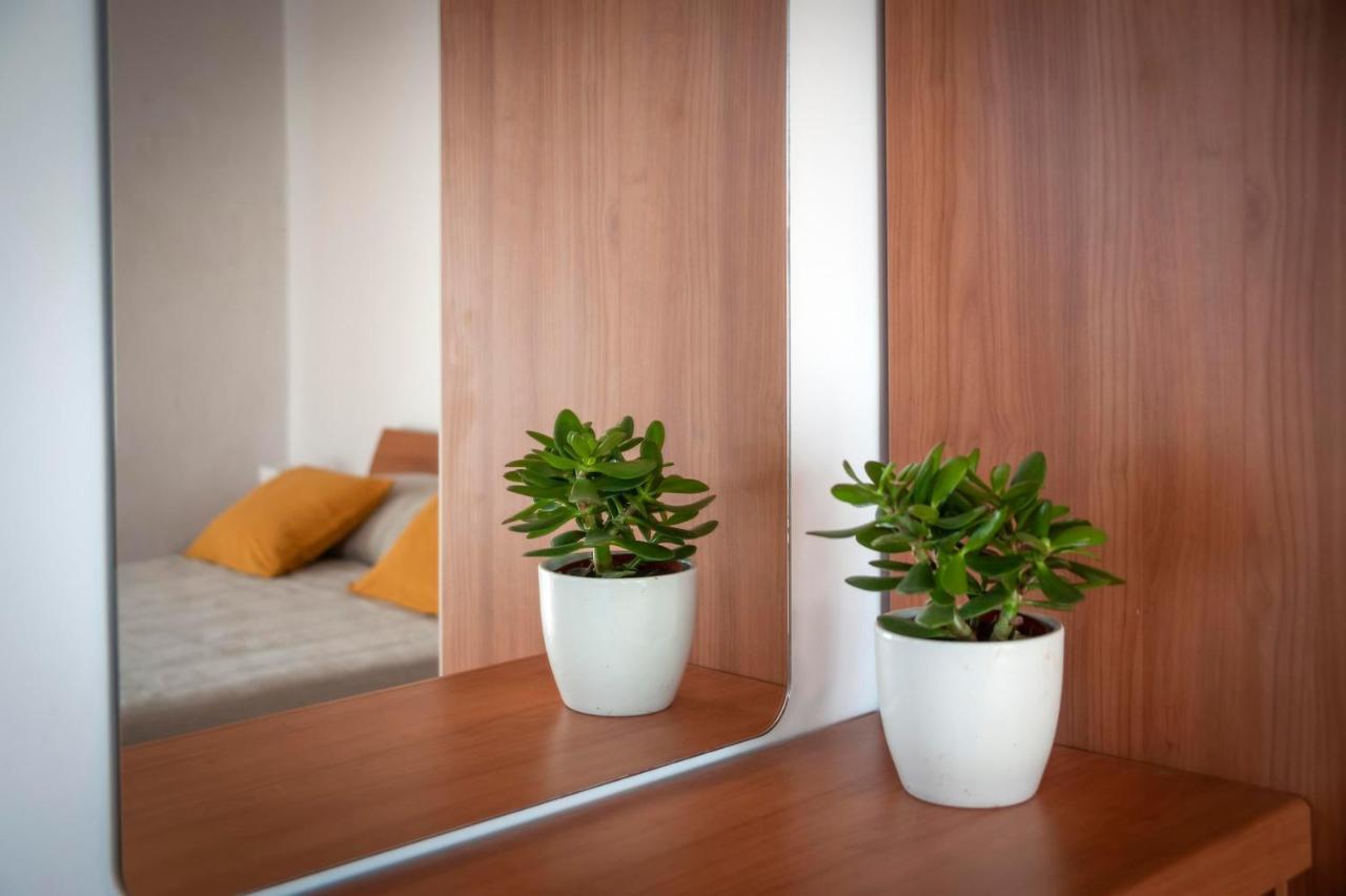 Studio And Room Tea Ровинь Экстерьер фото