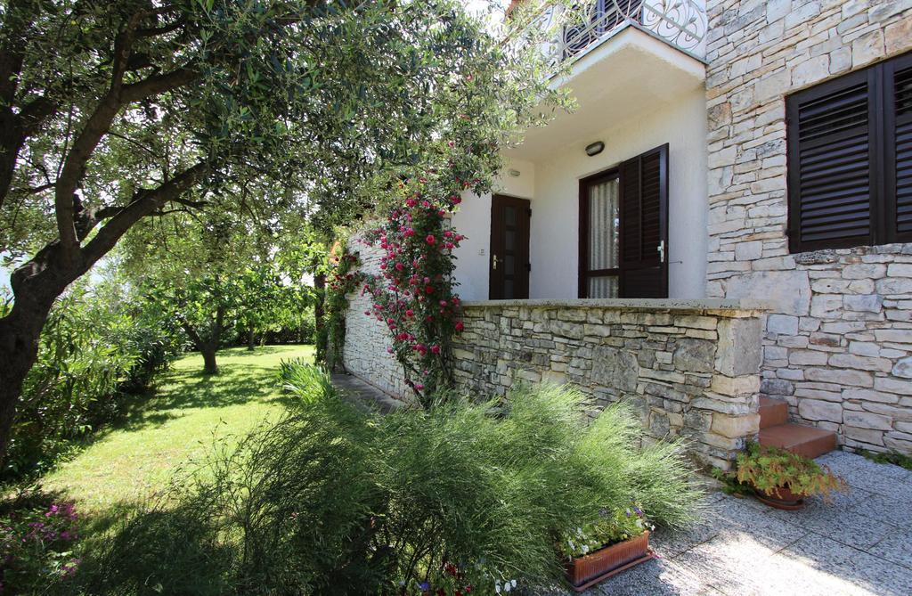 Studio And Room Tea Ровинь Экстерьер фото
