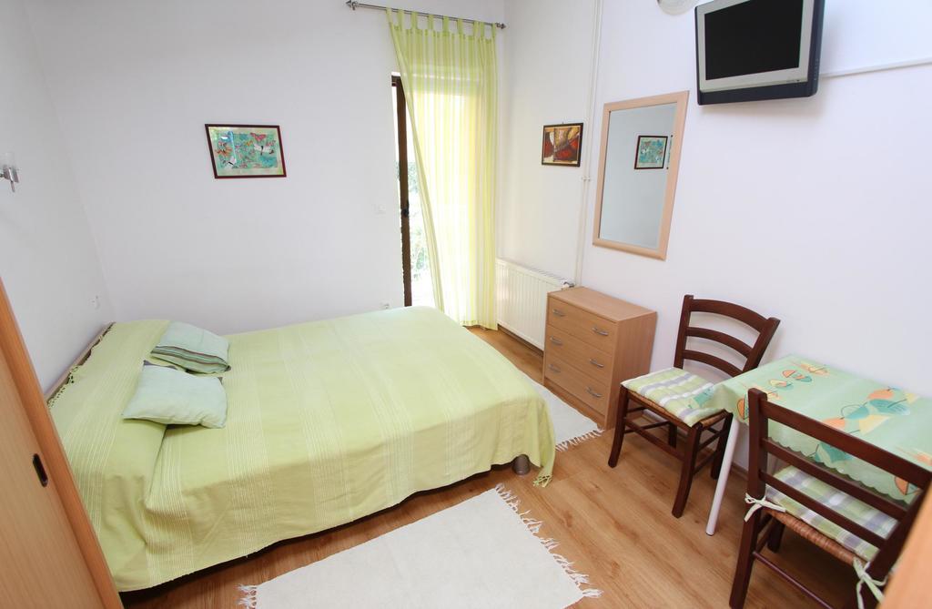 Studio And Room Tea Ровинь Экстерьер фото